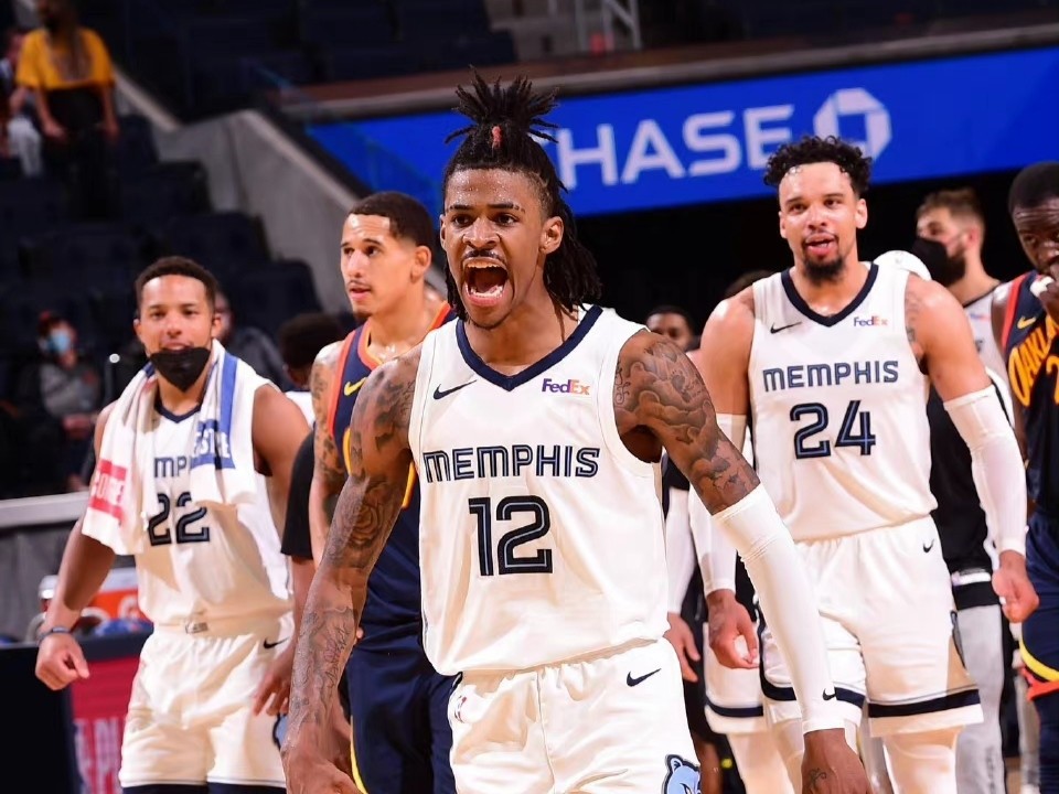 NBA季后赛黑马频现，青年军逆袭掀翻卫冕冠军
